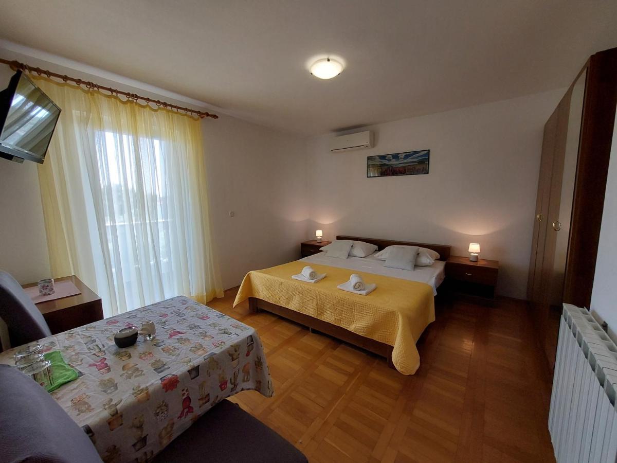 Apartmani Rahela Vodice Luaran gambar
